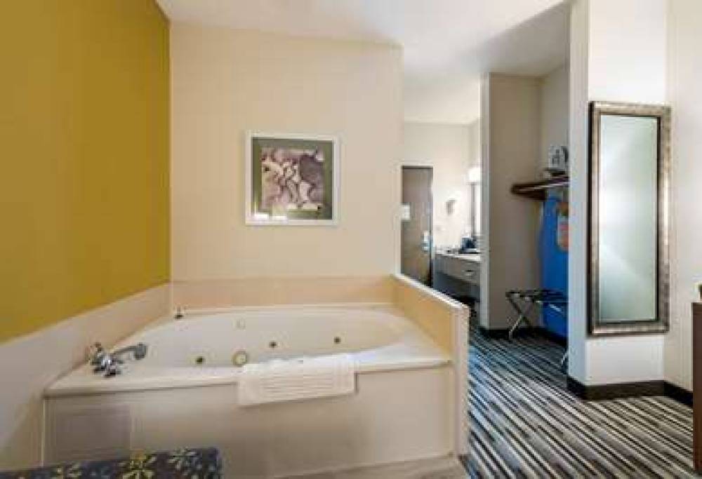 QUALITY INN MICHIGAN CITY 8