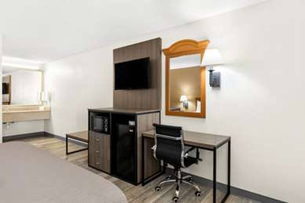 QUALITY INN MIDDLEBURG HEIGHTS NEAR 2