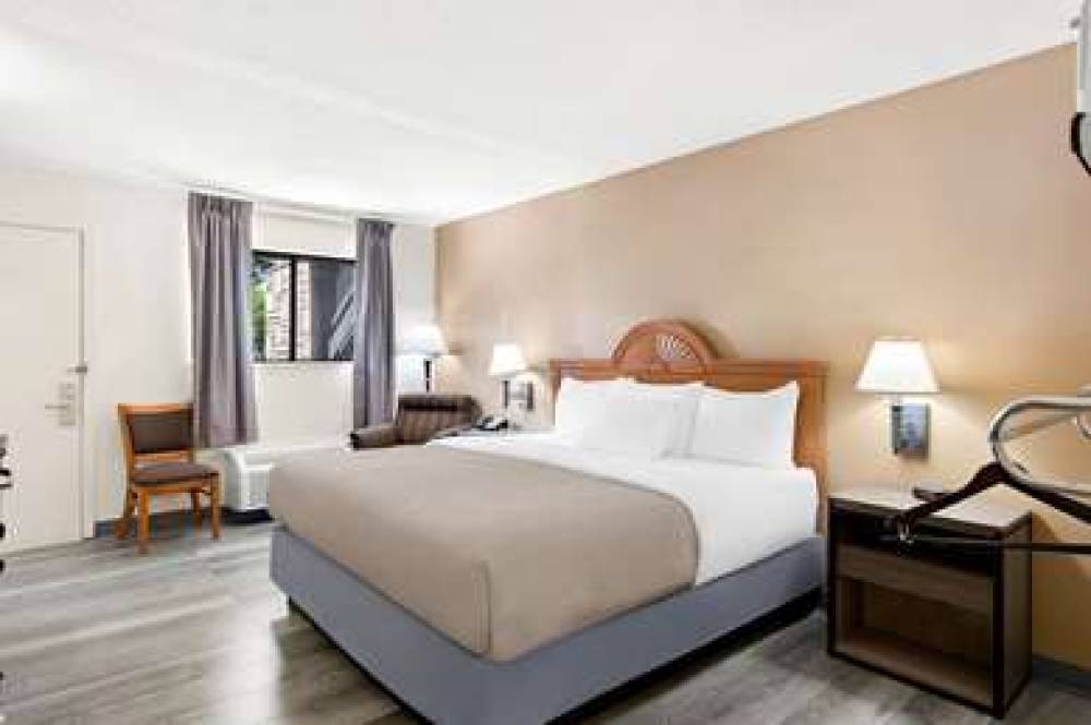 QUALITY INN MIDDLEBURG HEIGHTS NEAR 1