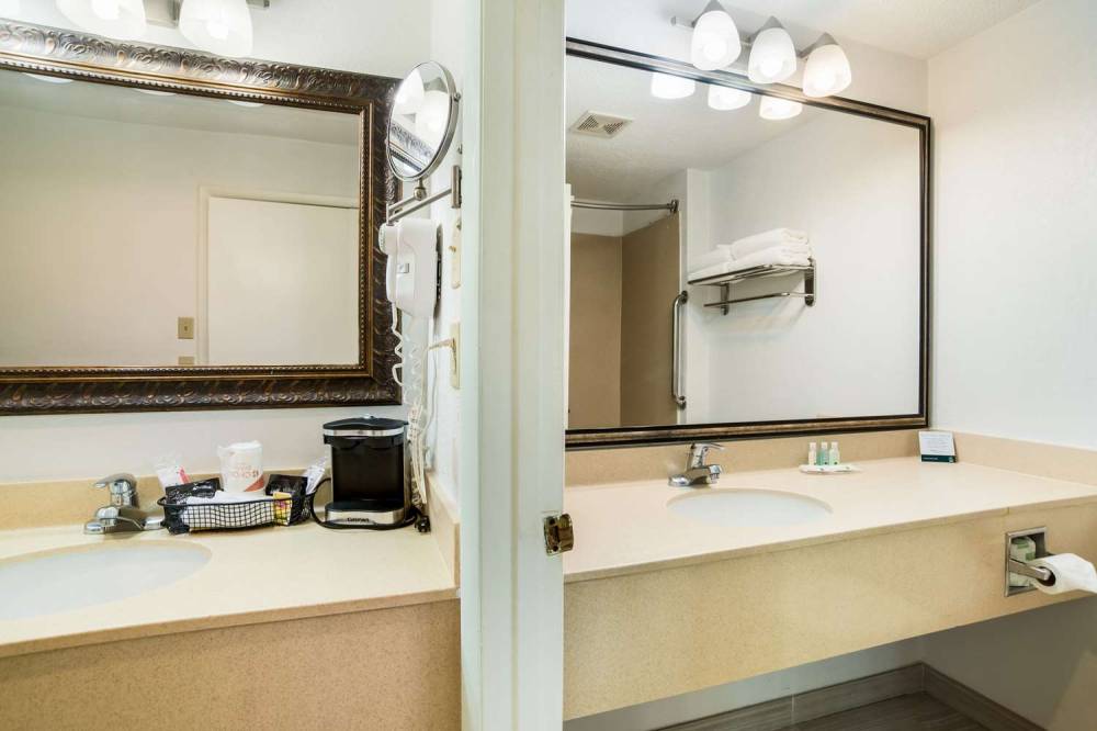 Quality Inn Mount Vernon 8