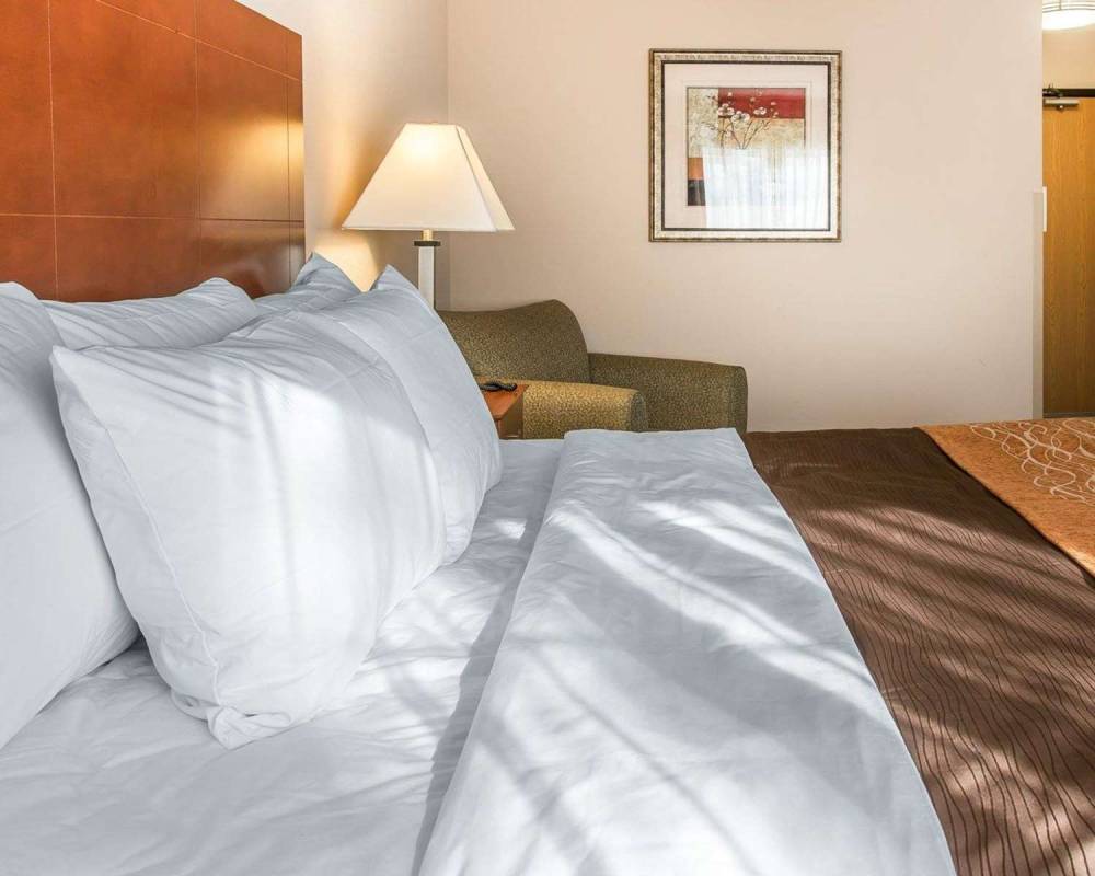 QUALITY INN NEAR INTERSTATE I94 7