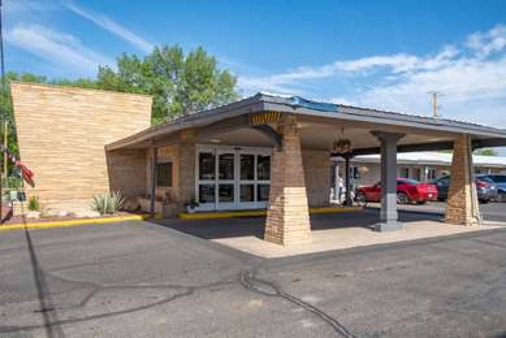 QUALITY INN NEAR MESA VERDE 3