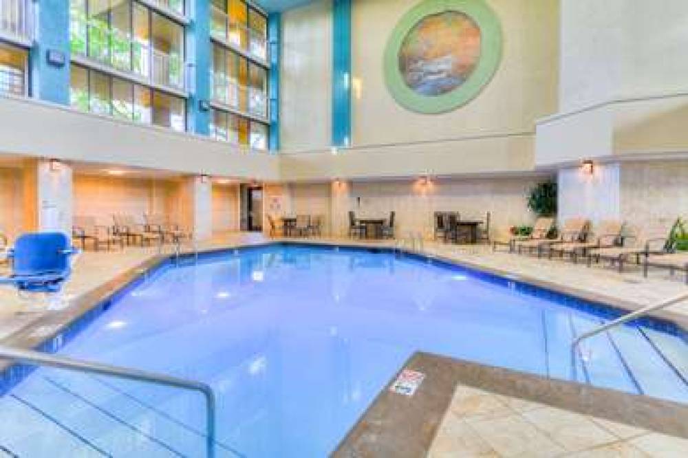 QUALITY INN NEAR THE ISLAND PIGEON 1