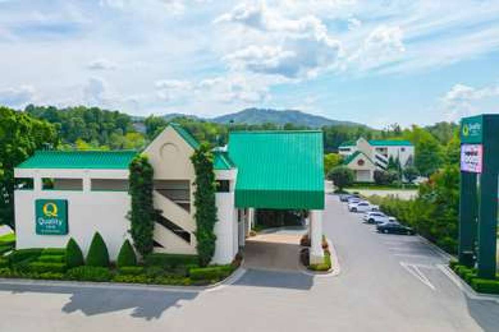 QUALITY INN NEAR THE ISLAND PIGEON 4