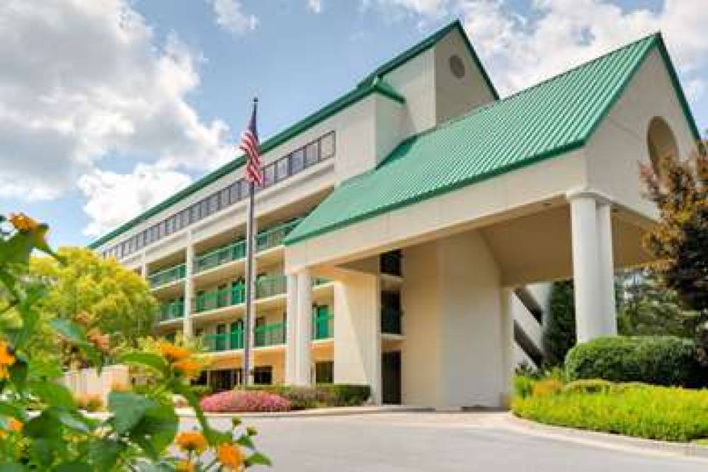 QUALITY INN NEAR THE ISLAND PIGEON 5