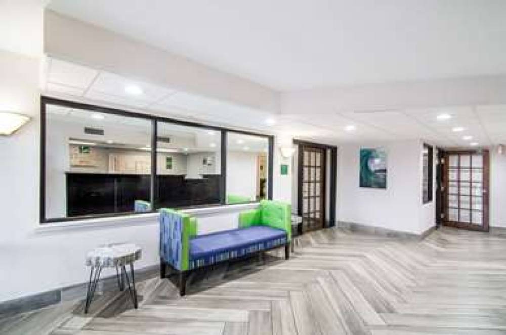 QUALITY INN NEAR UNIVERSITY OF MOBI 6