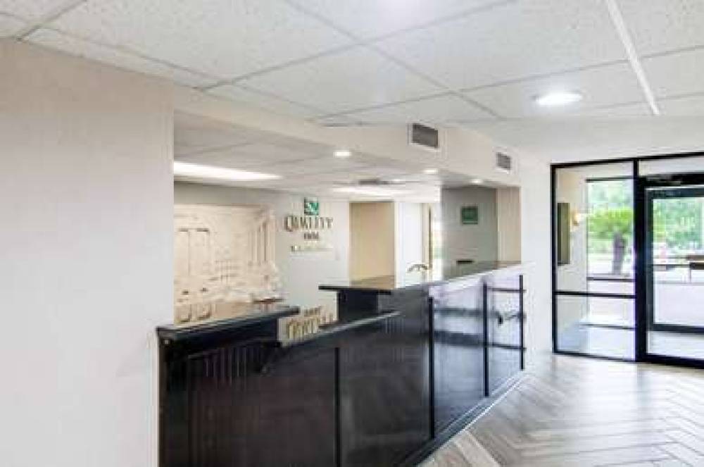 QUALITY INN NEAR UNIVERSITY OF MOBI 4