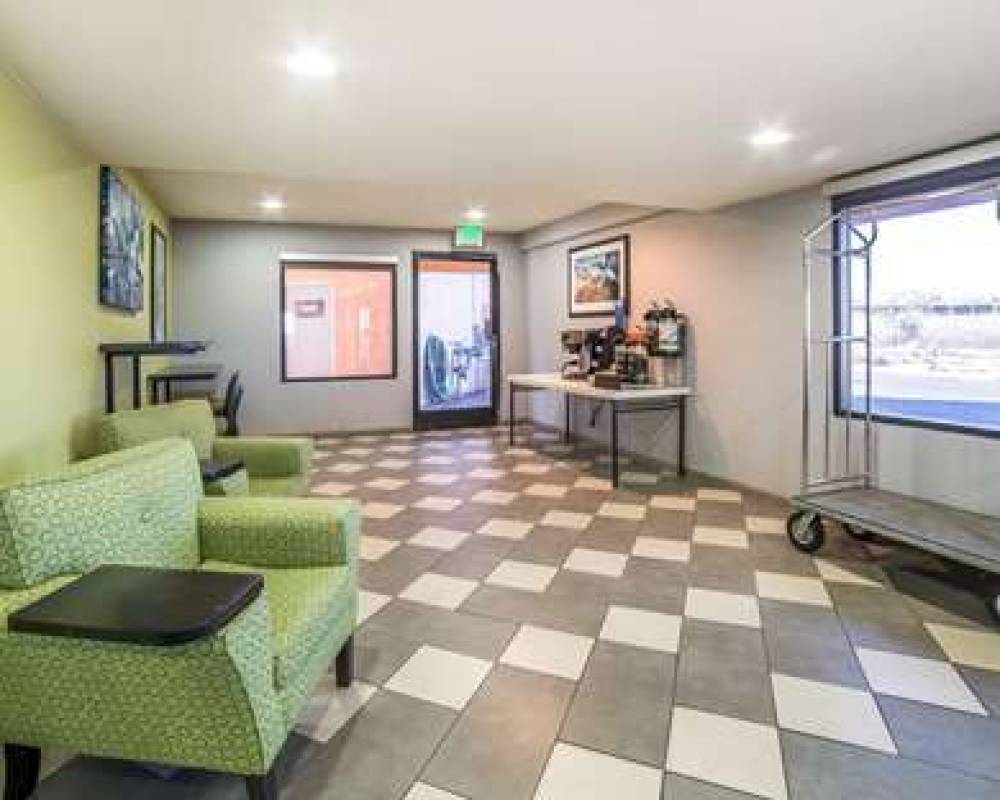 QUALITY INN NEEDLES 3