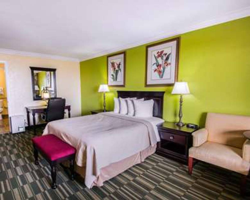 Quality Inn On The Beach 9