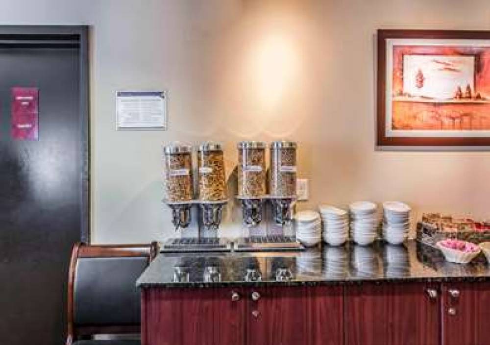 Quality Inn Orleans 10