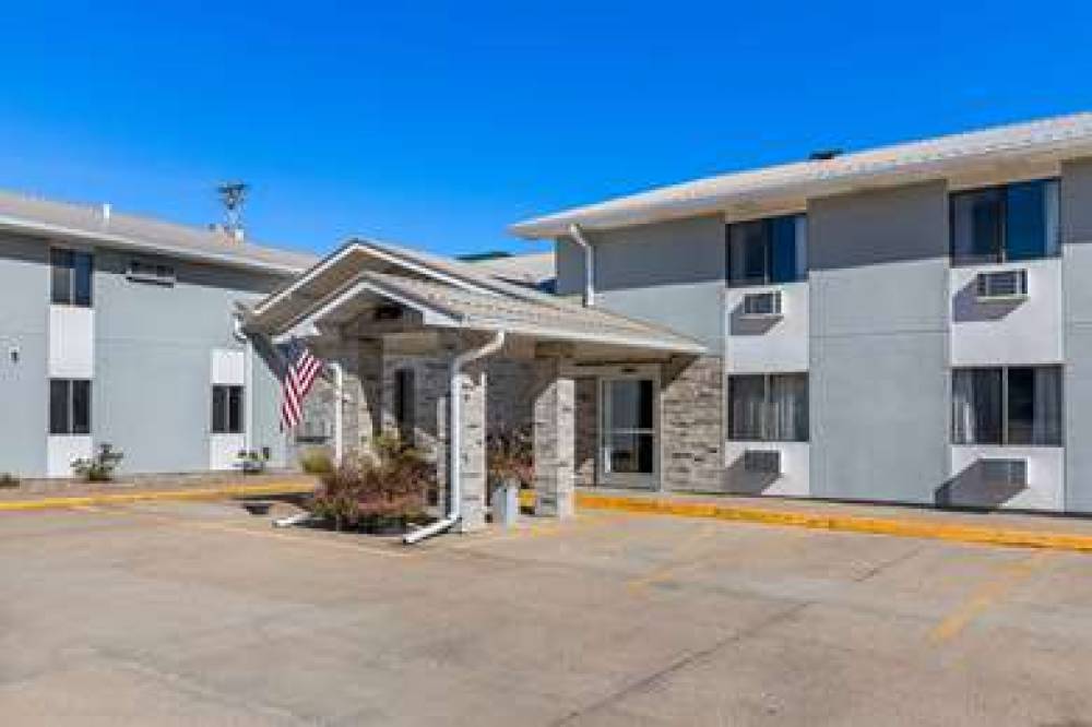 QUALITY INN OSKALOOSA 5