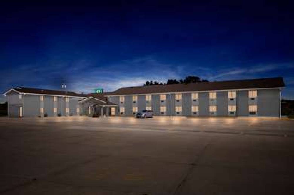 QUALITY INN OSKALOOSA 4