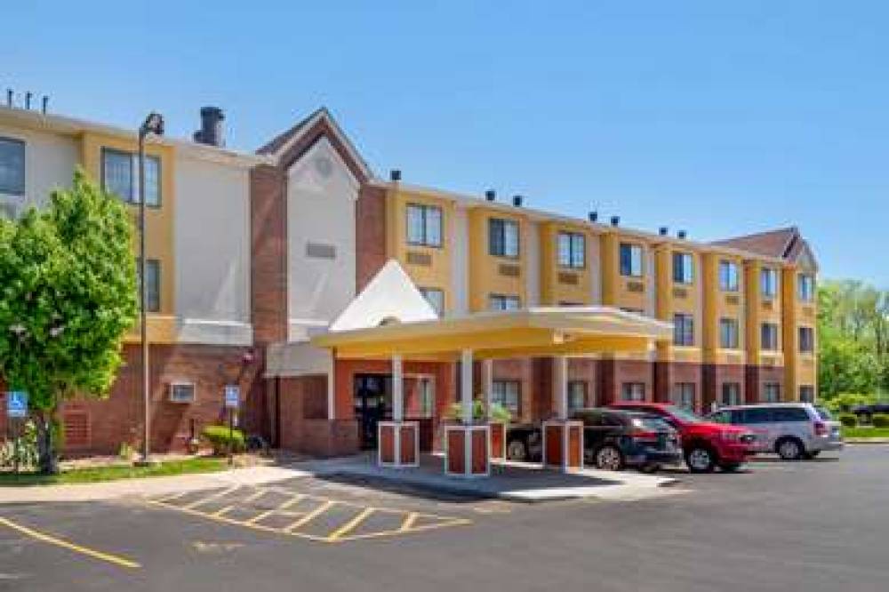 QUALITY INN OVERLAND PARK KANSAS CI 2