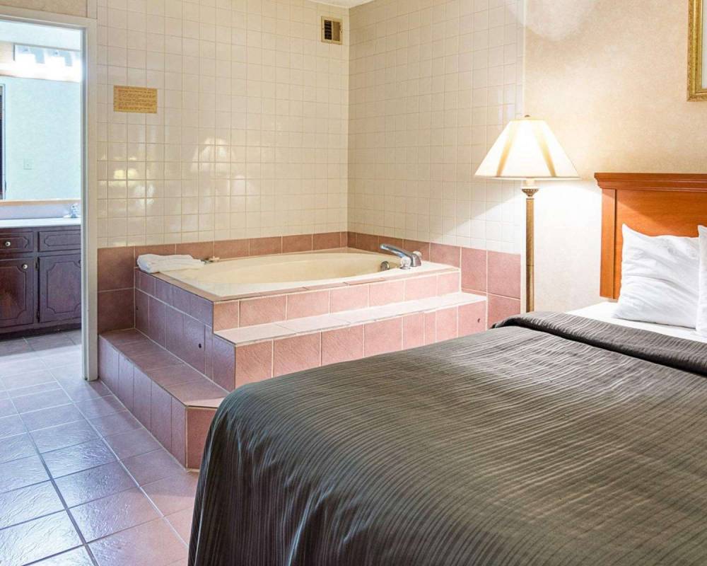 Quality Inn Petersburg 6