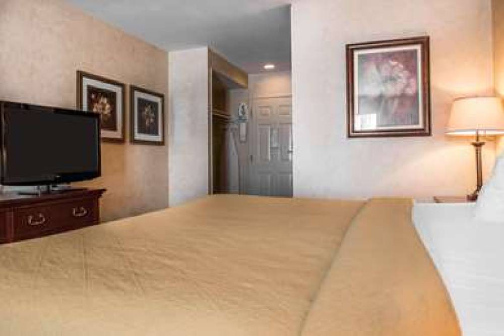 Quality Inn Pittsburgh Airport 10