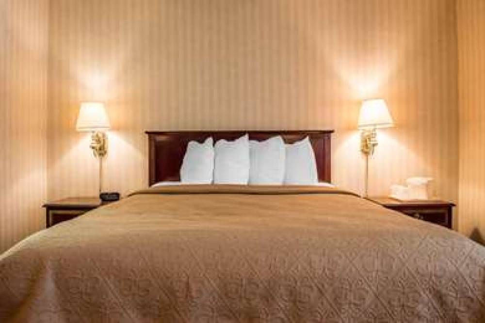 Quality Inn Pittsburgh Airport 8