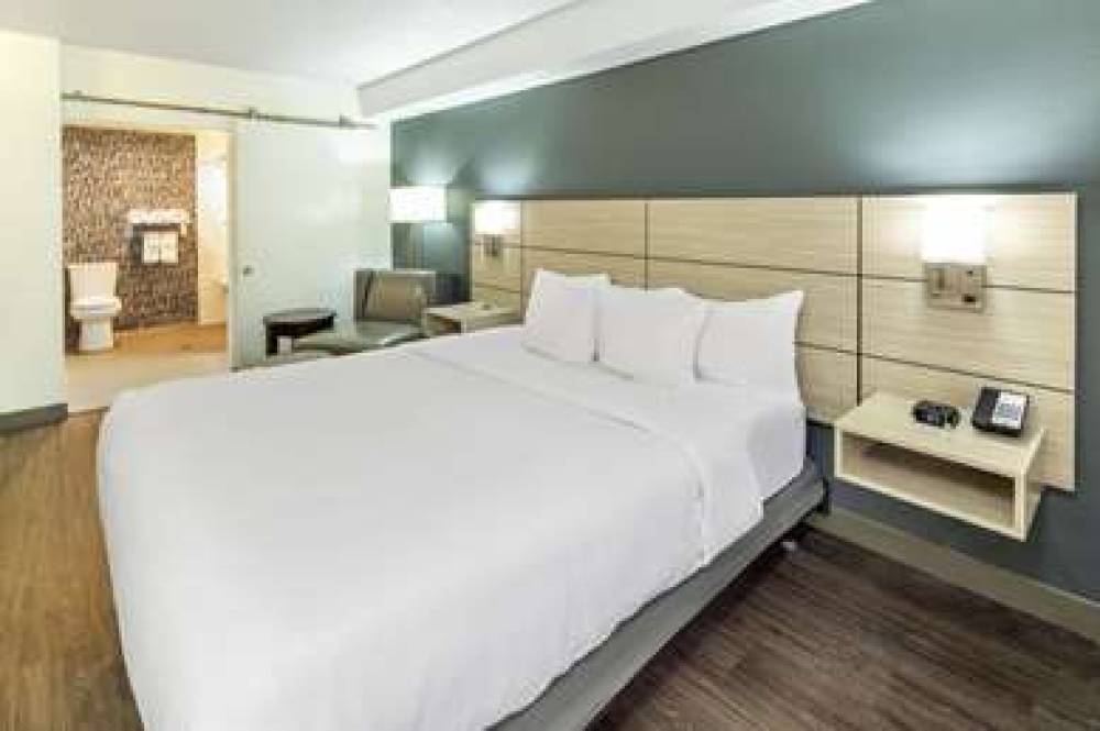 QUALITY INN 8