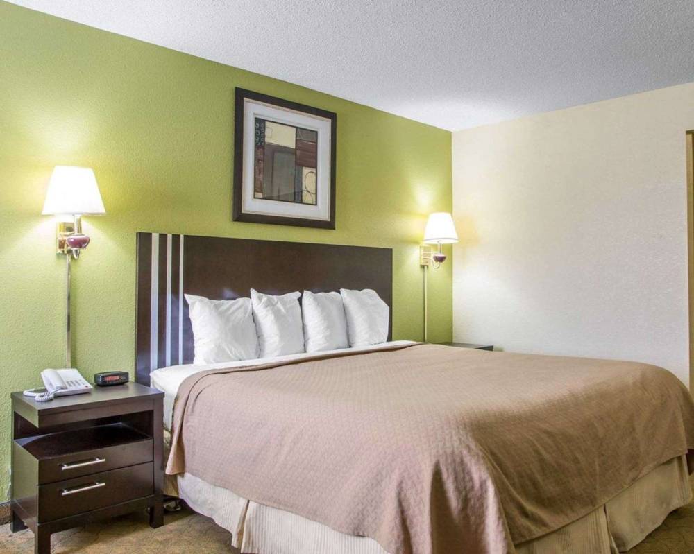 Quality Inn 10