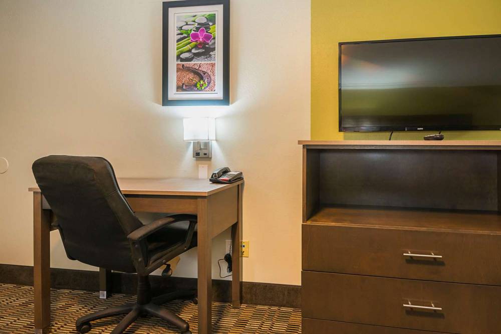 Quality Inn 7