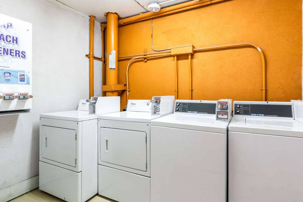 Quality Inn 4