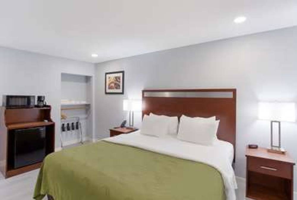 Quality Inn Redding 10