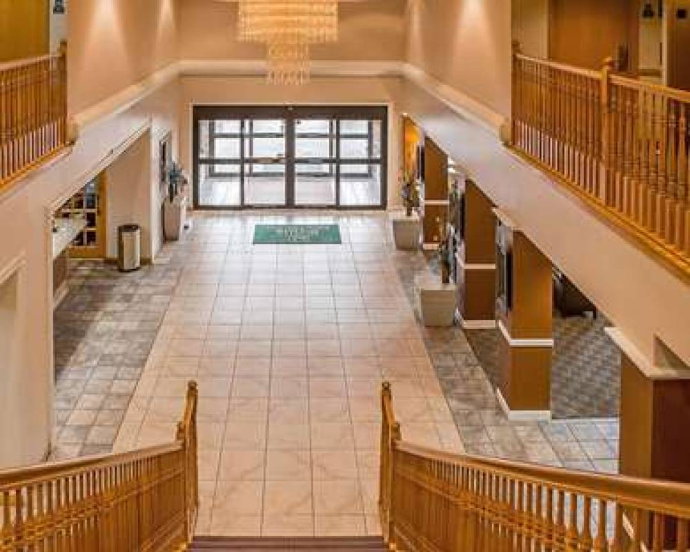 Quality Inn & Suites Cincinnati I-275 6