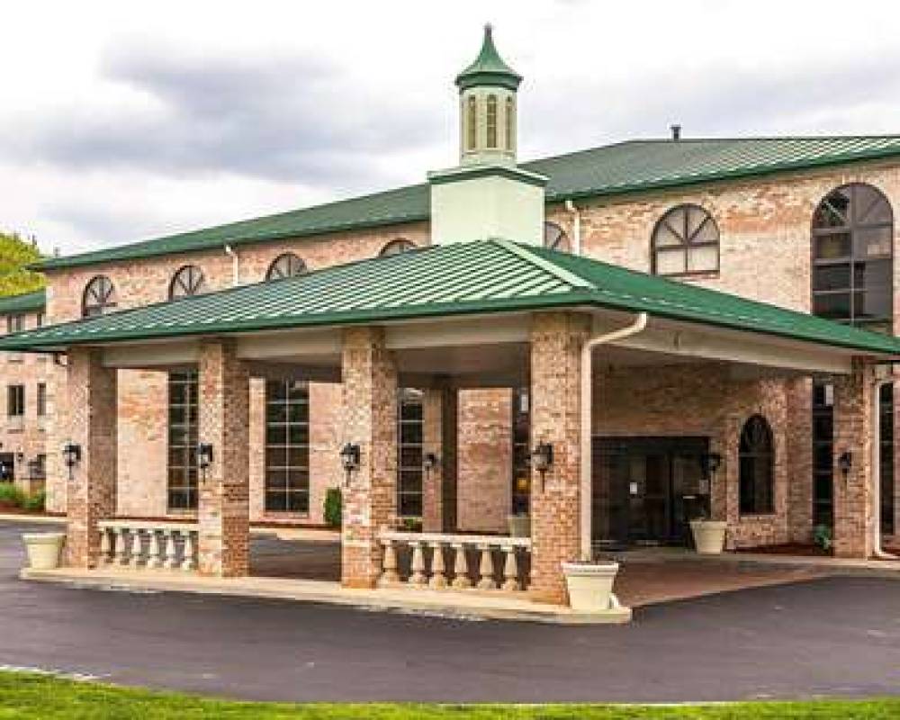 Quality Inn & Suites Cincinnati I-275 1