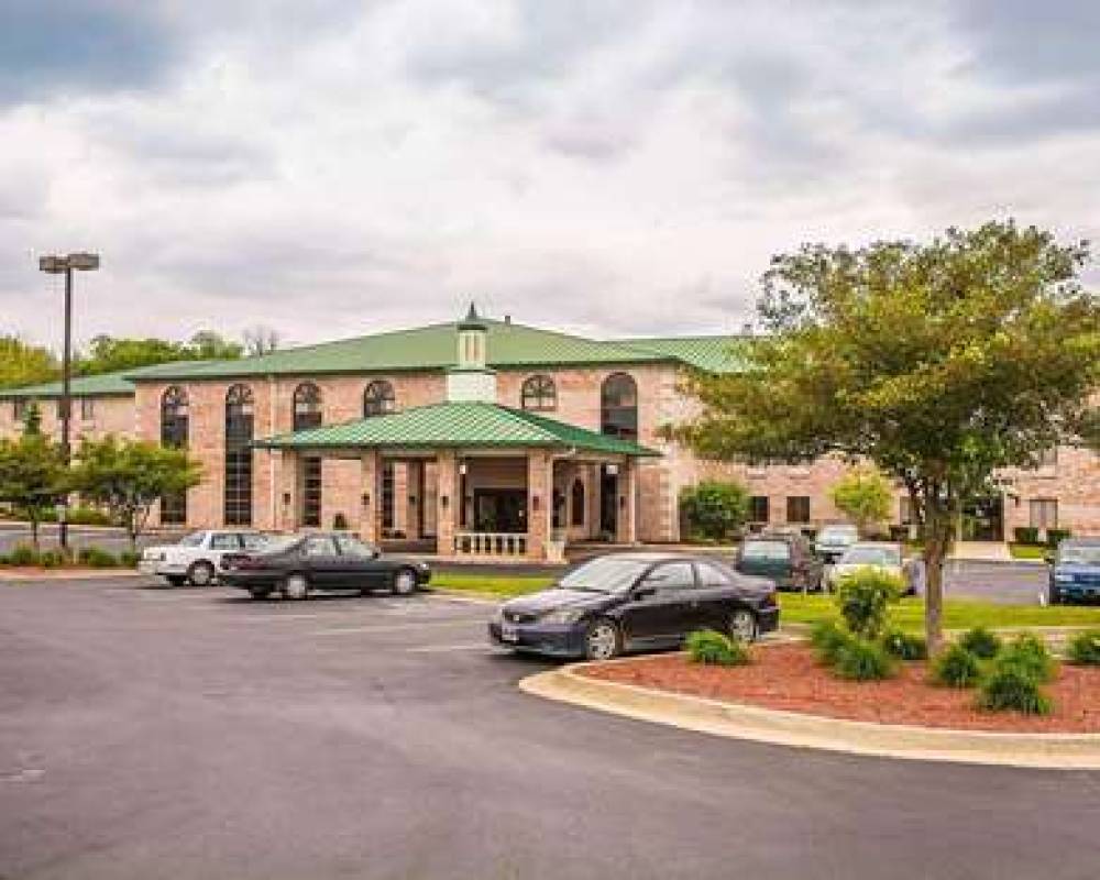 Quality Inn & Suites Cincinnati I-275 2