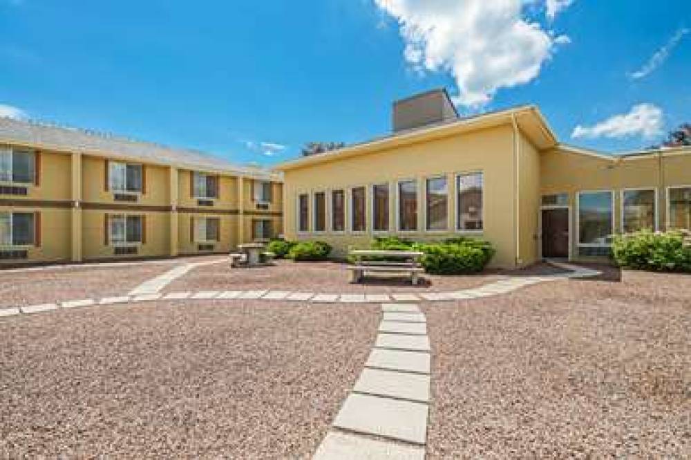 Quality Inn & Suites Frostburg Cumberland