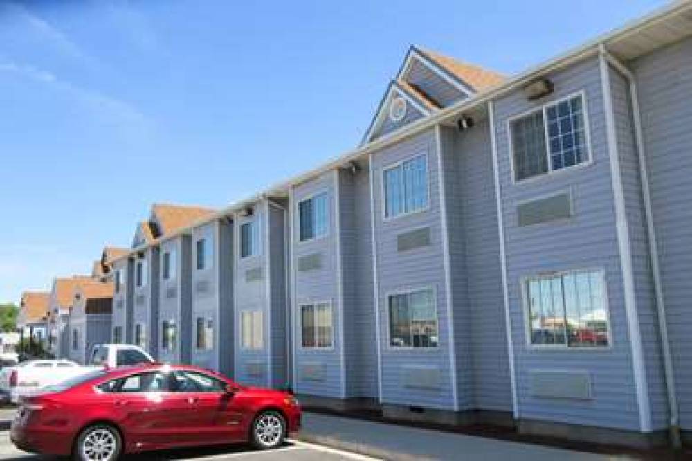 Quality Inn & Suites Near Nas Fallo