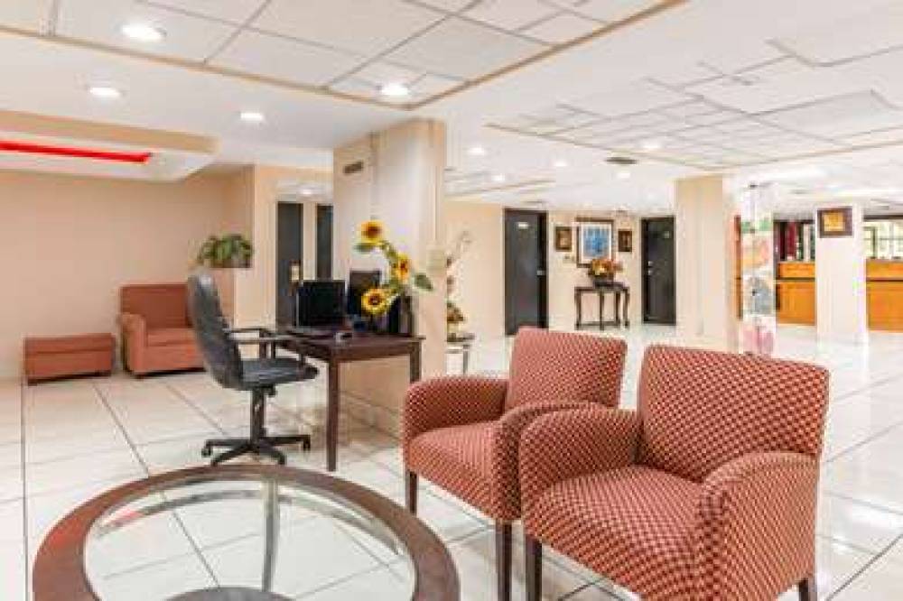 Quality Inn & Suites Orlando Airport 4