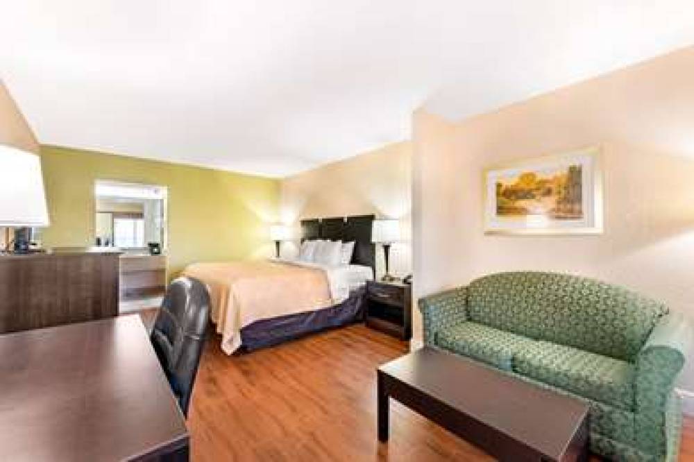 Quality Inn & Suites Orlando Airport 6