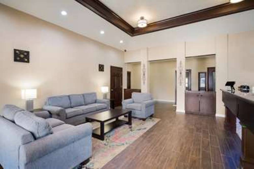 Quality Inn & Suites 7