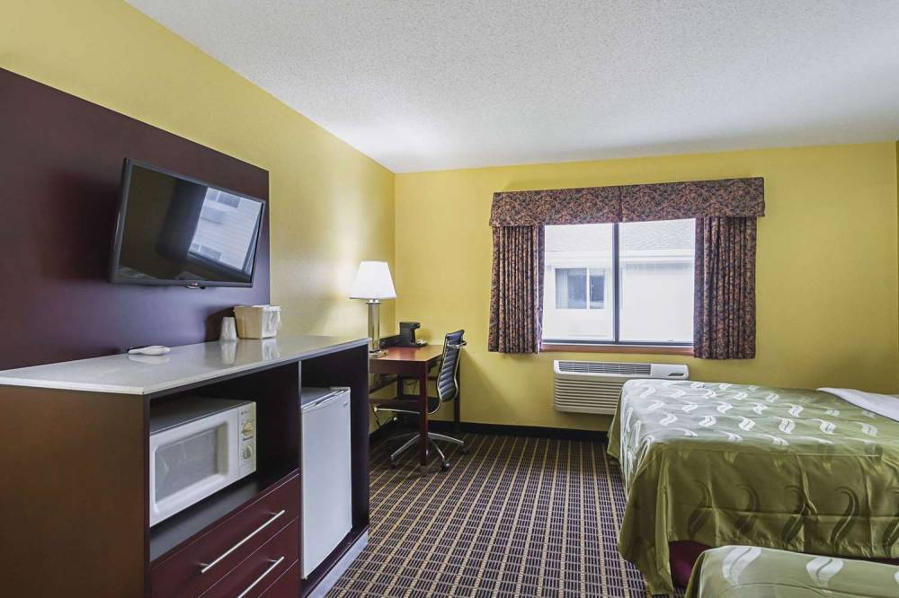 Quality Inn & Suites 4