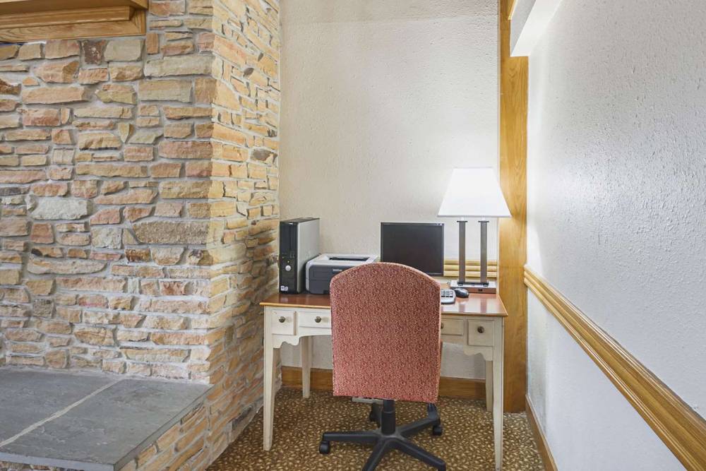 Quality Inn & Suites 10