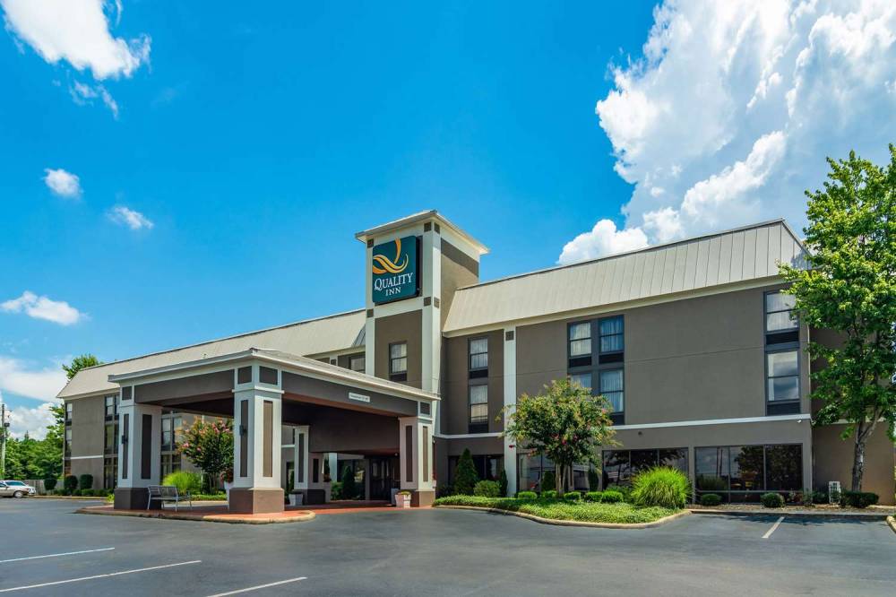 QUALITY INN VALLEY- WEST POINT 3