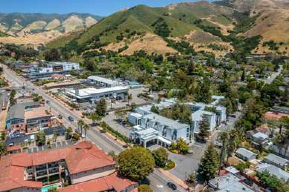 Quality Suites Central Coast