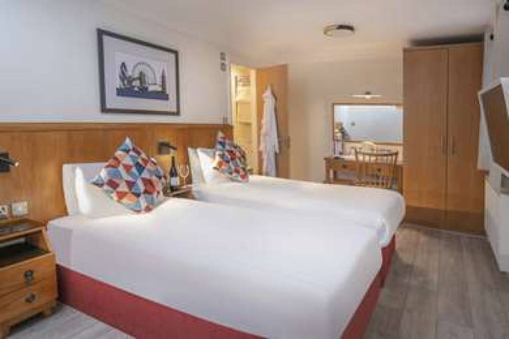 QUEENSWAY HOTEL 5