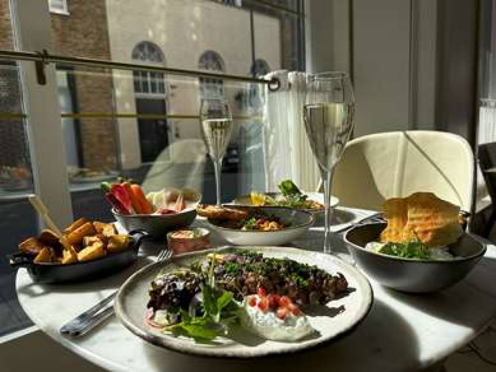 RADISSON BLU LONDON BOND STREET 2