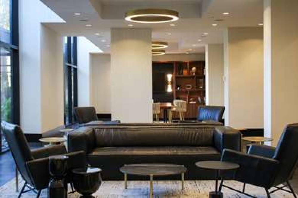 RADISSON BLU VANCOUVER AIRPORT HOTE 2