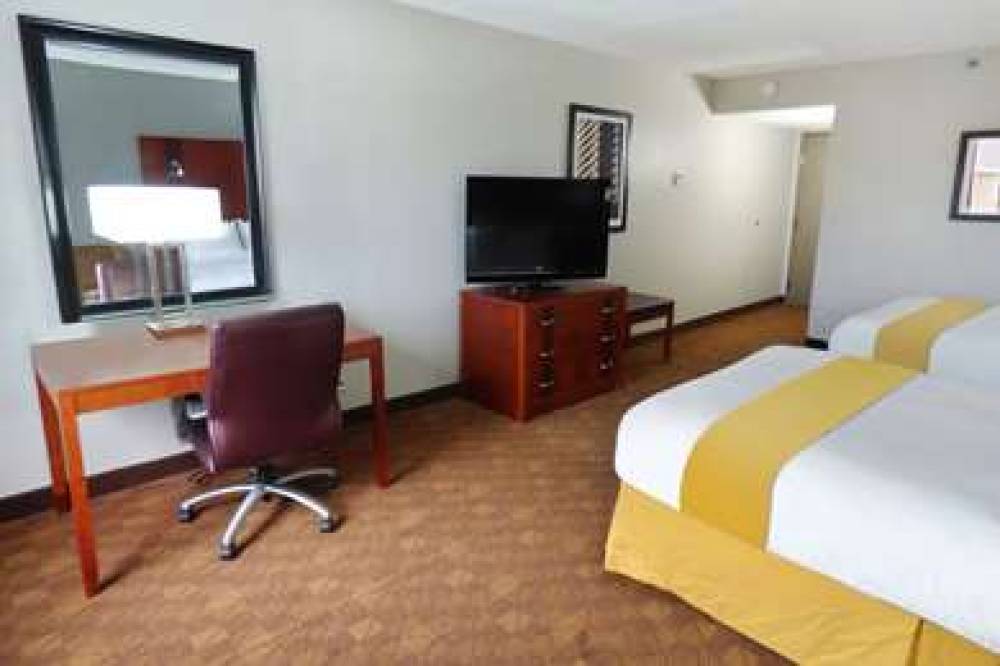 RADISSON HOTEL AKRON-FAIRLAWN 10