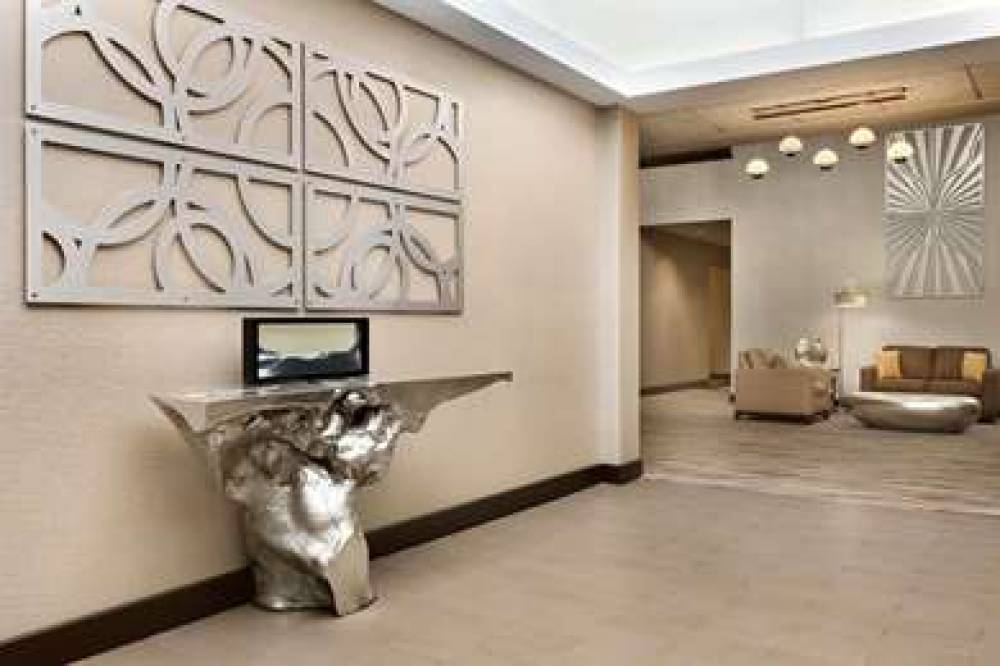 RADISSON HOTEL AKRON-FAIRLAWN 4