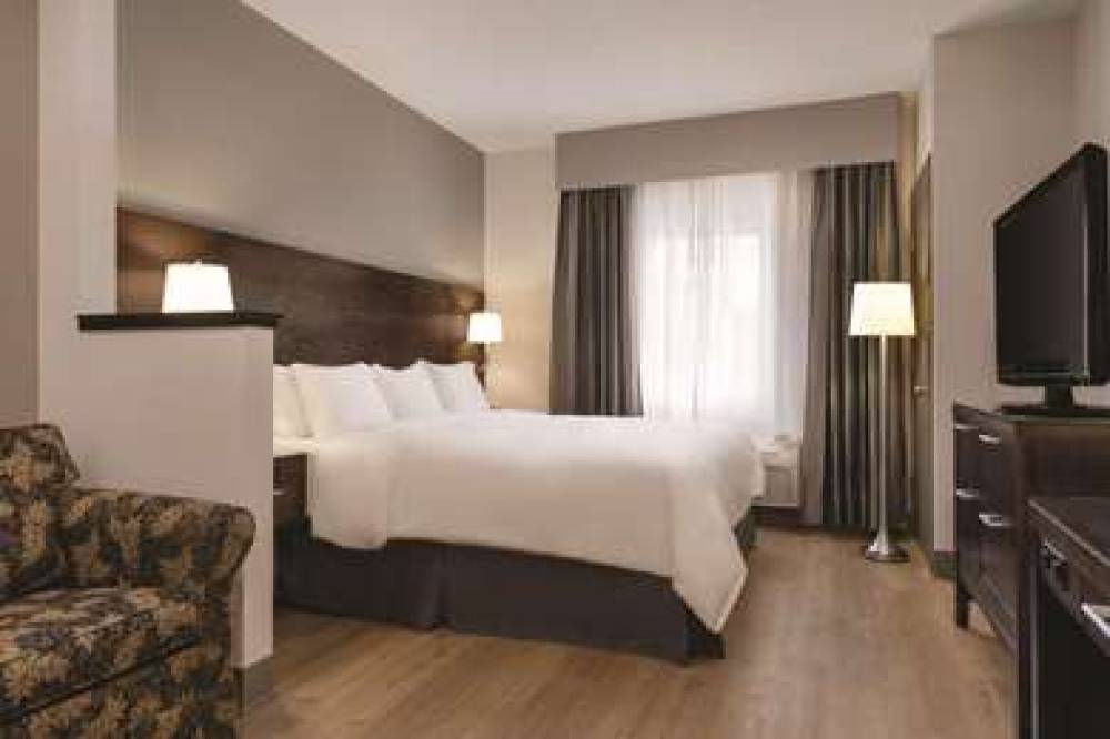 RADISSON HOTEL AND CONFERENCE CENTE 3