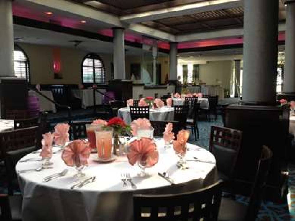 Radisson Hotel Chatsworth 4