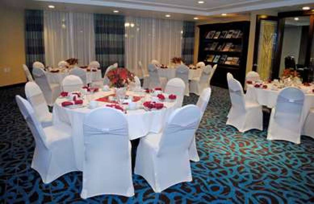 Radisson Hotel Chatsworth 10