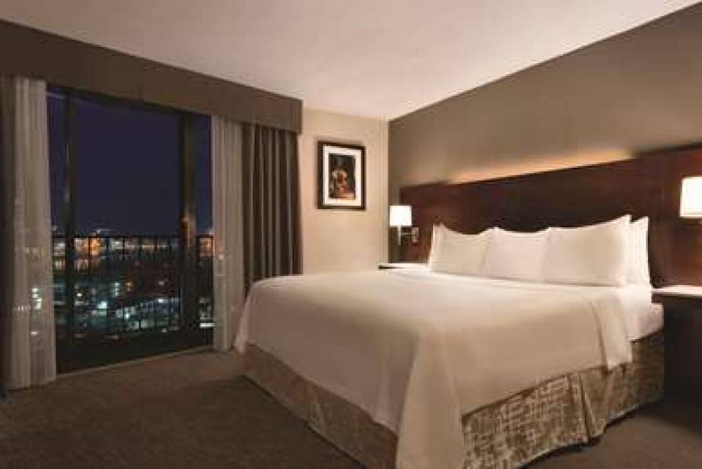 RADISSON HOTEL CINCINNATI RIVERFRON 6