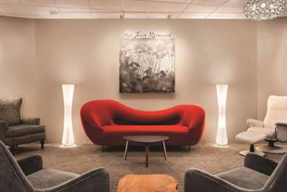 RADISSON HOTEL CINCINNATI RIVERFRON 3