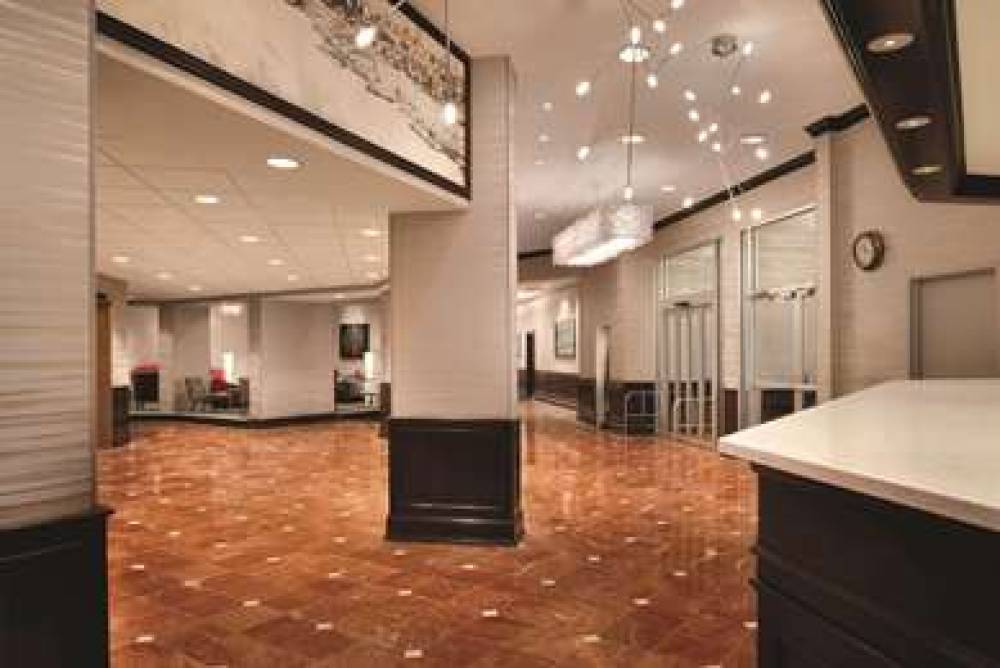 RADISSON HOTEL CINCINNATI RIVERFRON 4