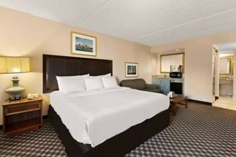 Radisson Hotel Cleveland Airport West