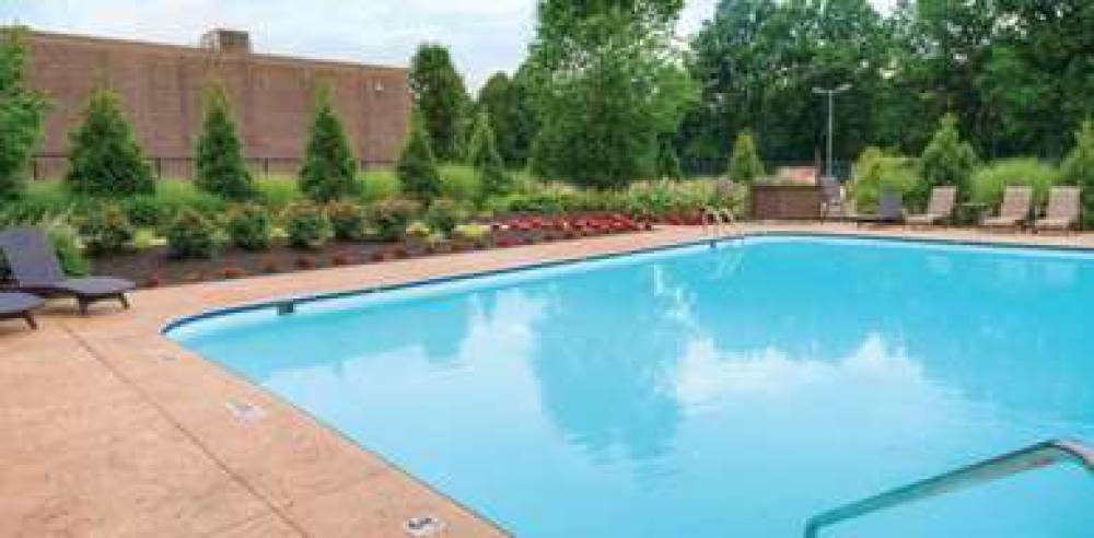 RADISSON HOTEL FREEHOLD 5